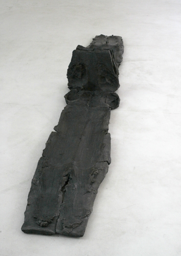 <p>Anja Spitzer</p><p> </p><p>Counterparts II</p><p>2016<br />Ed. 1/4 and Ed. 2/4,<br />concrete, pigment<br />40 x 45 x 300 cm</p>