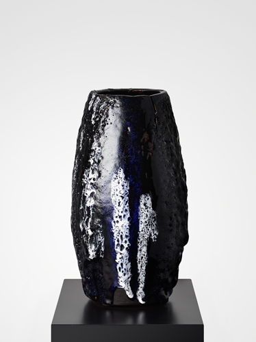 <p>Anselm Reyle</p><p> </p><p>Late Nite Guitar, 2016<br />glazed ceramics<br />H 32 cm, Ø 18 cm</p>