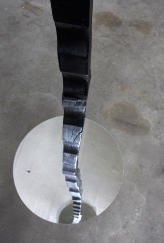 <p>Sebastian Hammwöhner</p><p><br />Tomorrow is yesterday again, 2011<br />Burned wood, mirrors<br />237 x 60 x 60 cm</p><p>Detail</p>