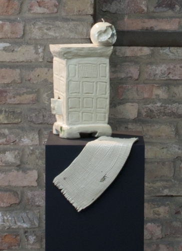 <p>Julia Pfeiffer</p><p><br />Untitled, 2011<br />Ceramic glazed, wood<br />135 x 26 x 26 cm</p>