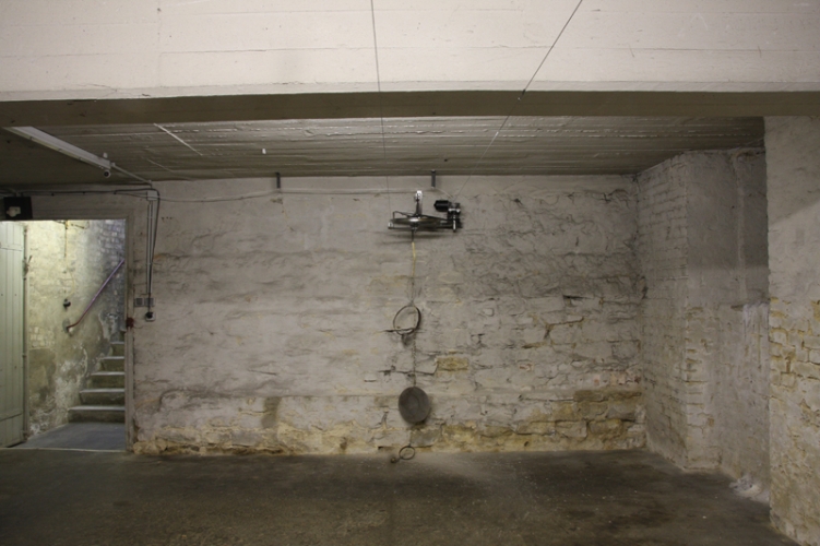 Untitled<br /><br />2009<br />Various metals, wire, electric gear<br />Dimensions variabel