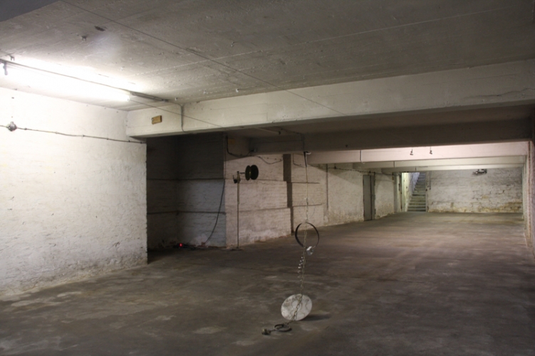 <p>Untitled<br /><br />2009<br />Various metals, wire, electric gear<br />Dimensions variabel</p>